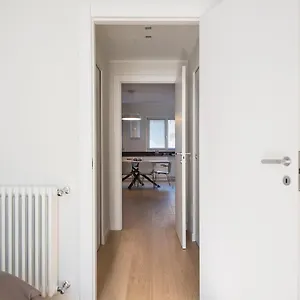 https://brand-new-4-persons-apt-city-life-district.italymilanhotels.net